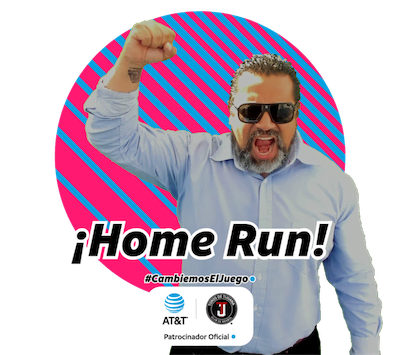 Foto transparente con fan posando en un fondo digital