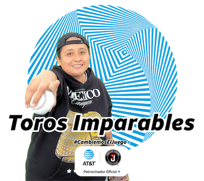 Foto transparente con fan posando en un fondo digital